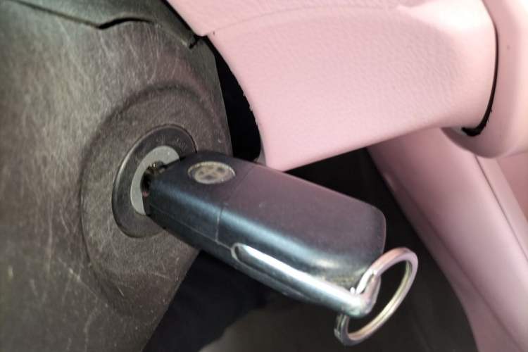 Used Toyota YARiS L Zhi Xuan 2015 1.5E Automatic Charm Edition Vehicle Key