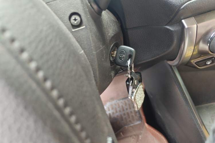 Used Toyota YARiS L Zhi Xuan 2015 1.5E Automatic Charm Edition Vehicle Key
