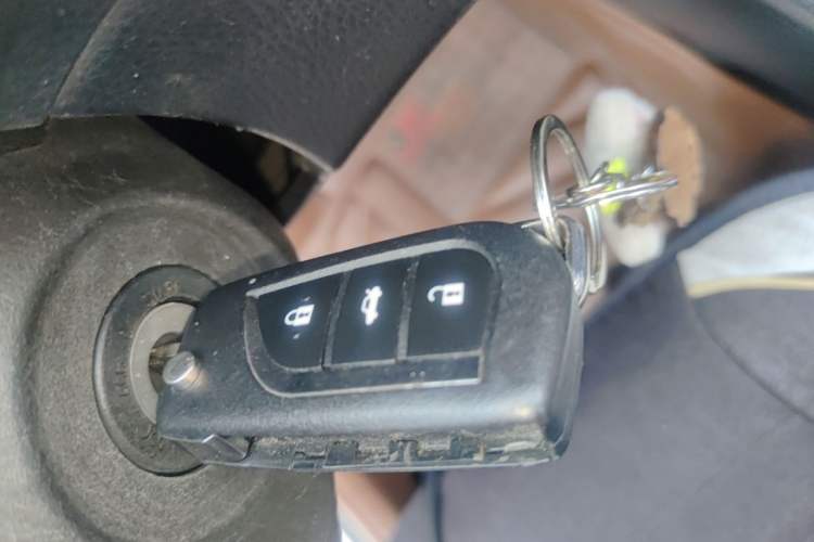 Used Toyota YARiS L Zhi Xuan 2015 1.5E Automatic Charm Edition Vehicle Key