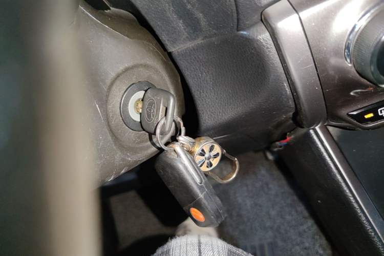 Used Toyota YARiS L Zhi Xuan 2015 1.5E Automatic Charm Edition Vehicle Key