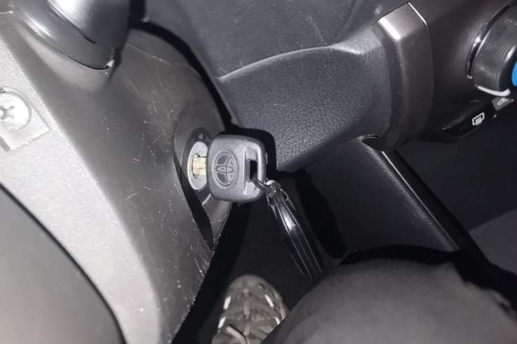 Used Toyota YARiS L Zhi Xuan 2015 1.5E Automatic Charm Edition Vehicle Key