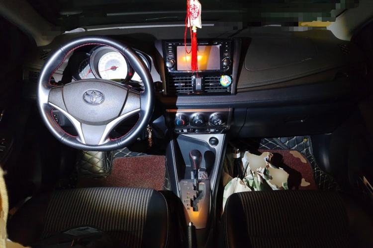 Used Toyota YARiS L Zhi Xuan 2015 1.5G Automatic Orange Limited Edition Center Console