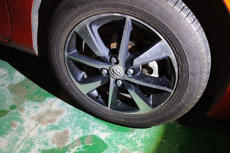 Used Toyota YARiS L Zhi Xuan 2015 1.5G Automatic Orange Limited Edition Right Front Wheel Hub