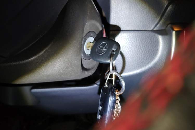 Used Toyota YARiS L Zhi Xuan 2015 1.5G Automatic Orange Limited Edition Vehicle Key