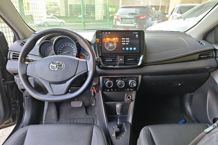 Used Toyota YARiS L Zhi Xuan 2016 Revised 1.5E CVT Charming Edition Center Console