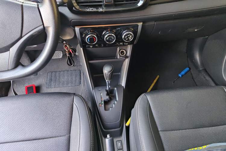 Used Toyota YARiS L Zhi Xuan 2016 Revised 1.5E CVT Charming Edition Gear Lever