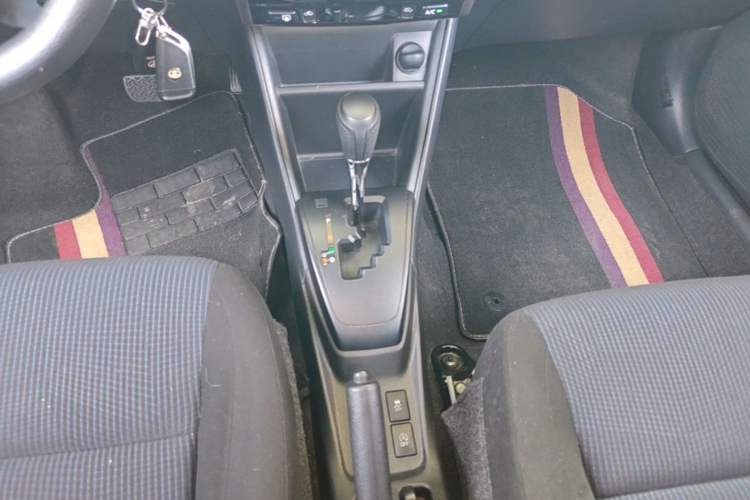 Used Toyota YARiS L Zhi Xuan 2016 Revised 1.5E CVT Charming Edition Gear Lever