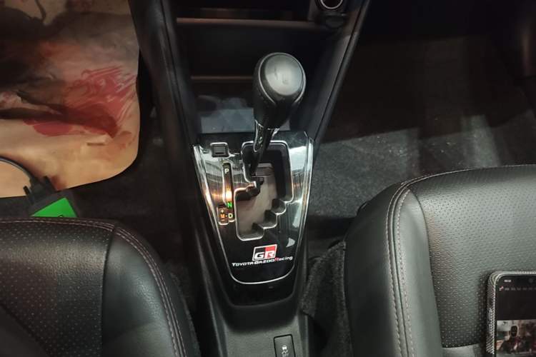 Used Toyota YARiS L Zhi Xuan 2016 Revised 1.5E CVT Charming Edition Gear Lever