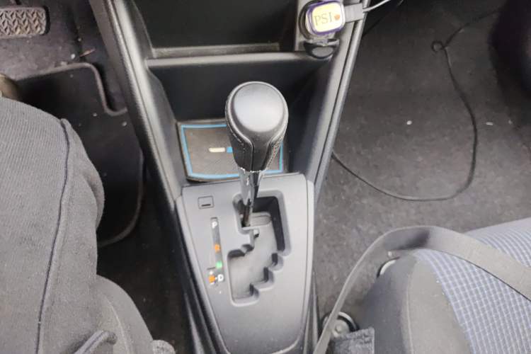 Used Toyota YARiS L Zhi Xuan 2016 Revised 1.5E CVT Charming Edition Gear Lever