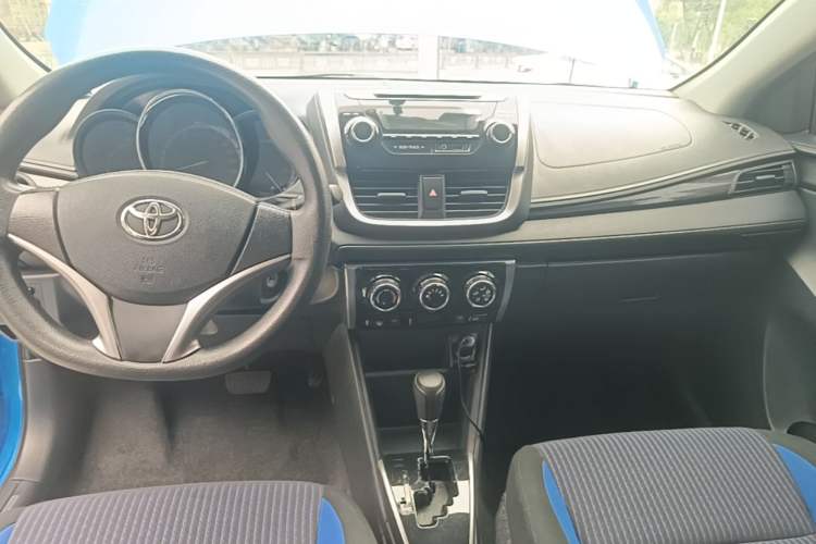 Used Toyota YARiS L Zhi Xuan 2016 Revised Version 1.5G CVT with Dynamic Sunroof Audio And AC Panel