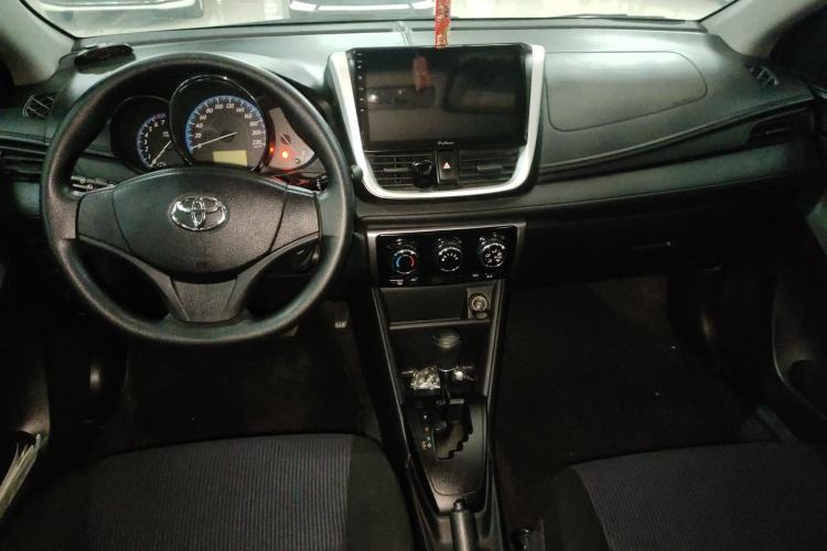 Used Toyota YARiS L Zhi Xuan 2016 Revised 1.5E CVT Charming Edition Center Console