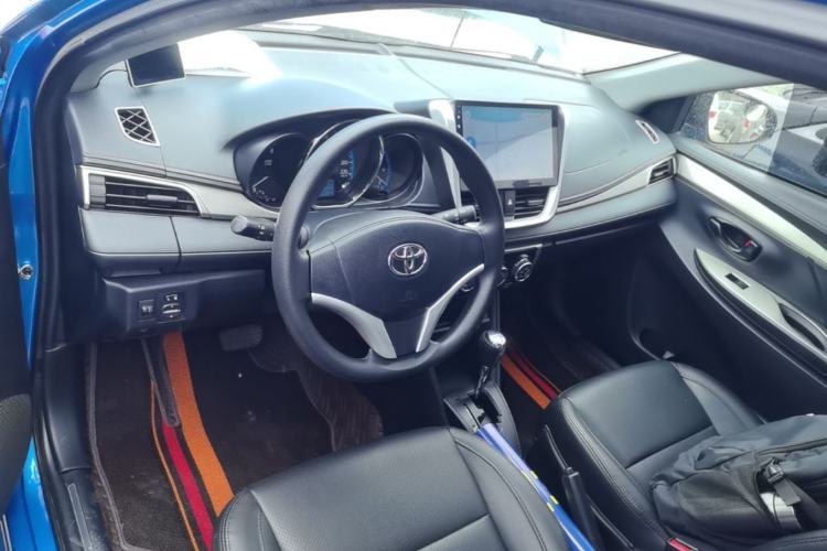 Used Toyota YARiS L Zhi Xuan 2016 Revised 1.5E CVT Charming Edition Center Console