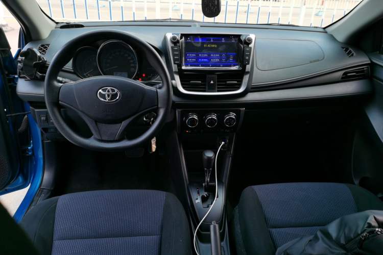 Used Toyota YARiS L Zhi Xuan 2016 Revised 1.5E CVT Charming Edition Center Console
