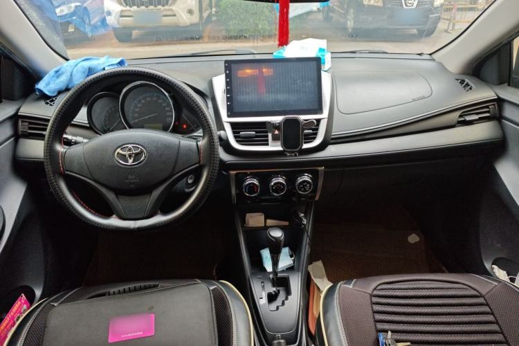 Used Toyota YARiS L Zhi Xuan 2016 Revised 1.5E CVT Charming Edition Center Console