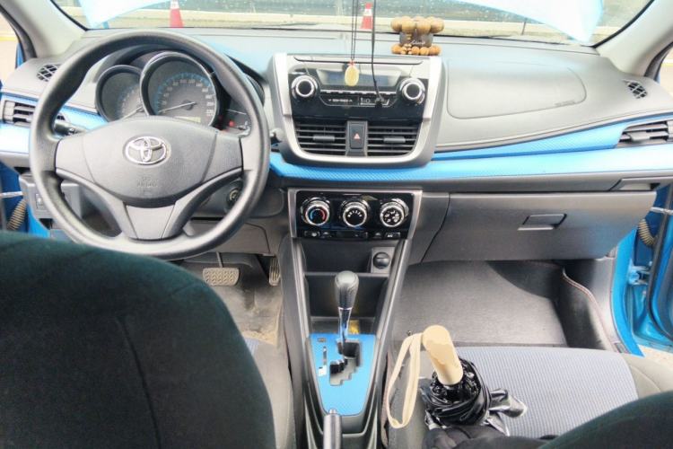 Used Toyota YARiS L Zhi Xuan 2016 Revised 1.5E CVT Charming Edition Center Console