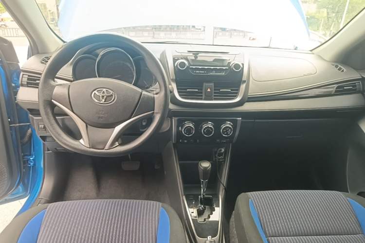 Used Toyota YARiS L Zhi Xuan 2016 Revised Version 1.5G CVT with Dynamic Sunroof Center Console