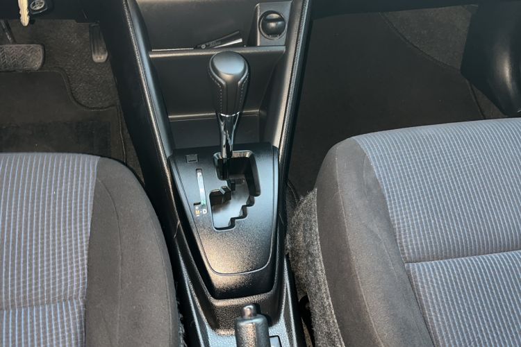 Used Toyota YARiS L Zhi Xuan 2016 Revised 1.5E CVT Charming Edition Gear Lever