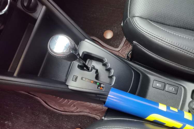 Used Toyota YARiS L Zhi Xuan 2016 Revised 1.5E CVT Charming Edition Gear Lever