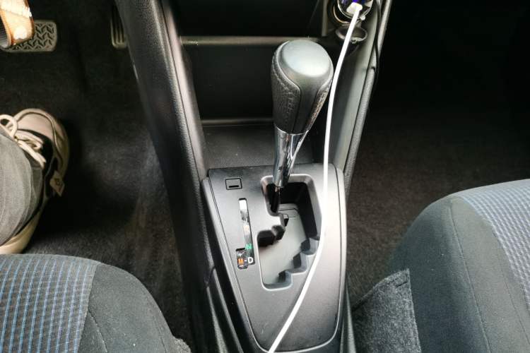 Used Toyota YARiS L Zhi Xuan 2016 Revised 1.5E CVT Charming Edition Gear Lever
