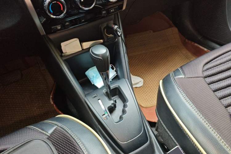 Used Toyota YARiS L Zhi Xuan 2016 Revised 1.5E CVT Charming Edition Gear Lever