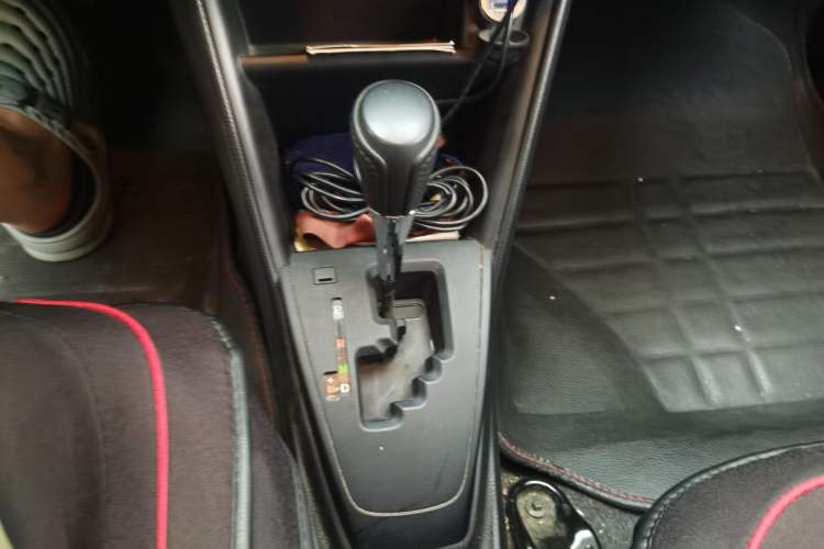 Used Toyota YARiS L Zhi Xuan 2016 Revised 1.5E CVT Charming Edition Gear Lever