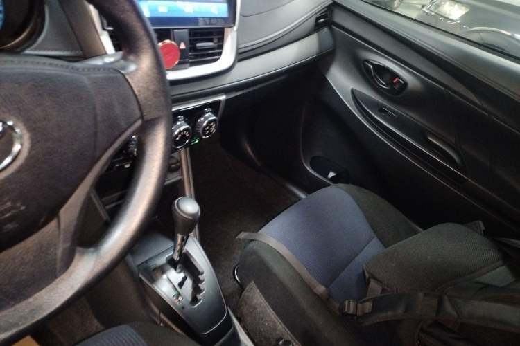 Used Toyota YARiS L Zhi Xuan 2016 Revised 1.5E CVT Charming Edition Gear Lever