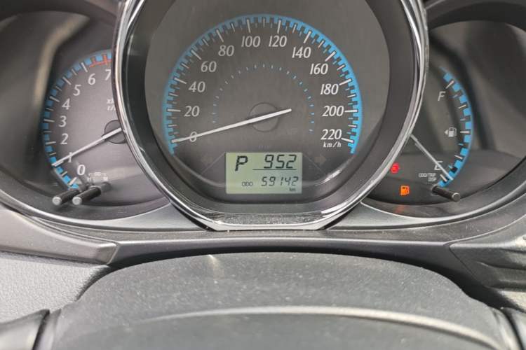 Used Toyota YARiS L Zhi Xuan 2016 Revised 1.5E CVT Charming Edition Odometer Close Up