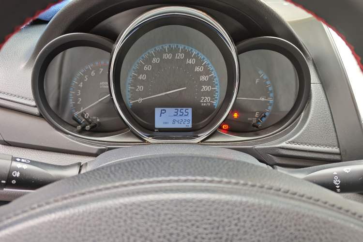 Used Toyota YARiS L Zhi Xuan 2016 Revised 1.5E CVT Charming Edition Odometer Close Up