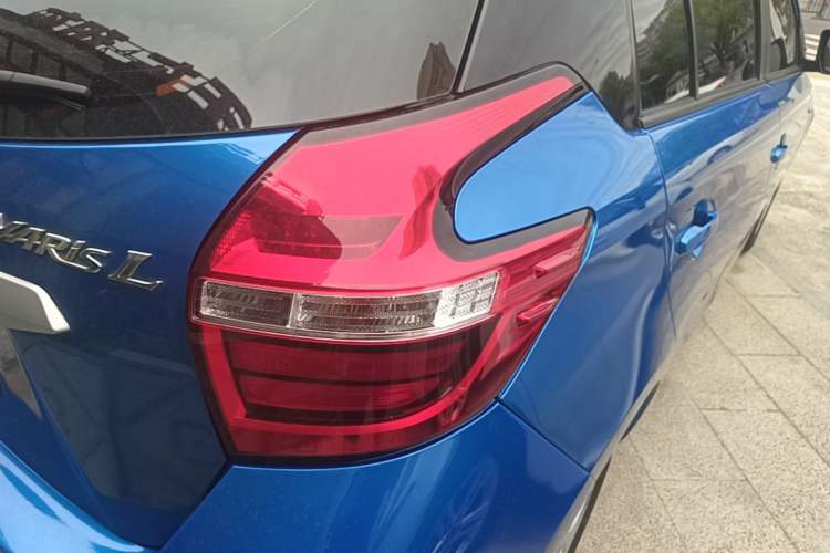 Used Toyota YARiS L Zhi Xuan 2016 Revised Version 1.5G CVT with Dynamic Sunroof Right Rear Taillight