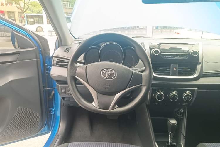 Used Toyota YARiS L Zhi Xuan 2016 Revised Version 1.5G CVT with Dynamic Sunroof Steering Wheel