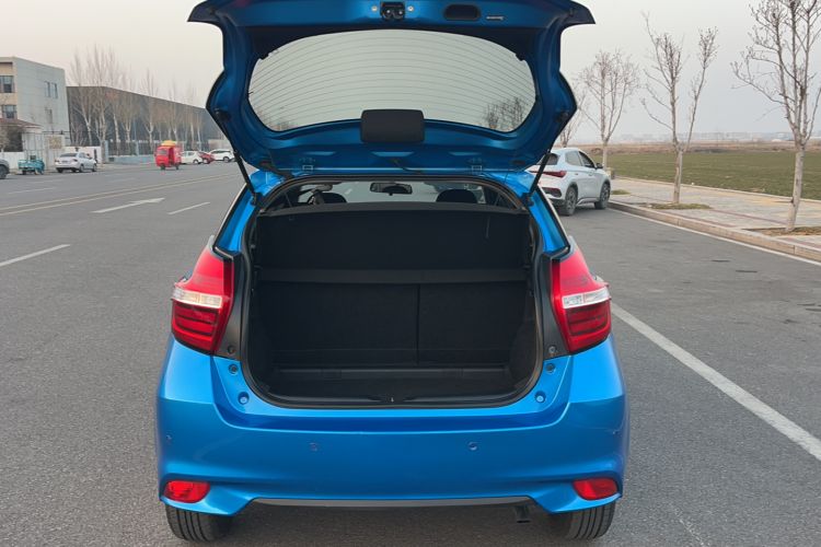 Used Toyota YARiS L Zhi Xuan 2016 Revised 1.5E CVT Charming Edition Trunk