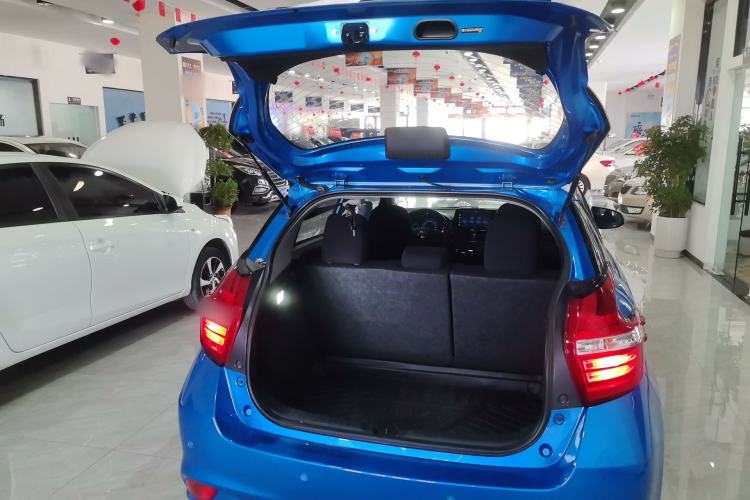 Used Toyota YARiS L Zhi Xuan 2016 Revised 1.5E CVT Charming Edition Trunk