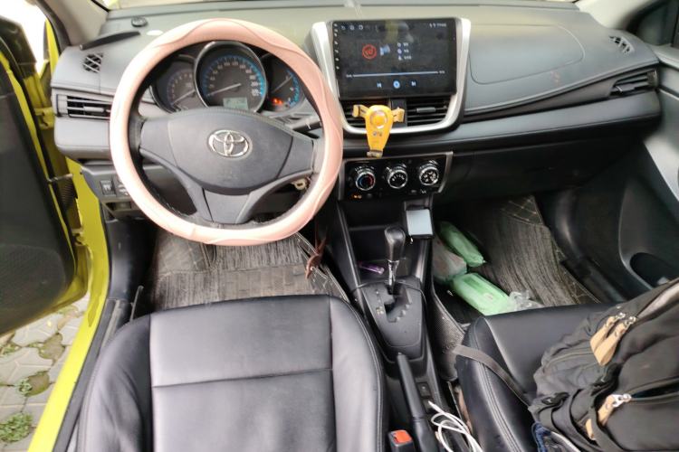 Used Toyota YARiS L Zhi Xuan 2016 Revised 1.5E CVT Charming Edition Center Console