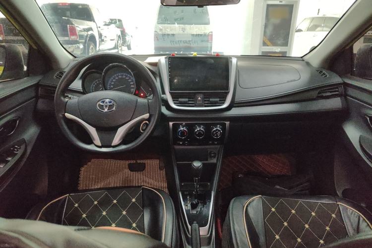 Used Toyota YARiS L Zhi Xuan 2016 Revised 1.5E CVT Charming Edition Center Console