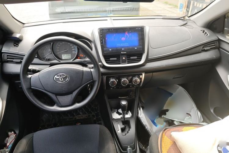 Used Toyota YARiS L Zhi Xuan 2016 Revised 1.5E CVT Charming Edition Center Console