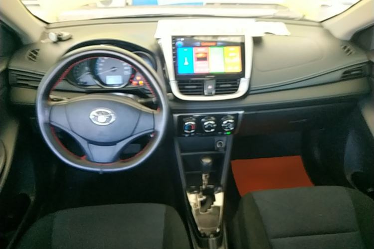 Used Toyota YARiS L Zhi Xuan 2016 Revised 1.5E CVT Charming Edition Center Console