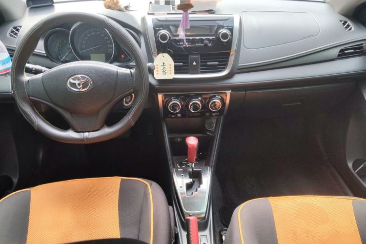 Used Toyota YARiS L Zhi Xuan 2016 Revised 1.5E CVT Charming Edition Center Console