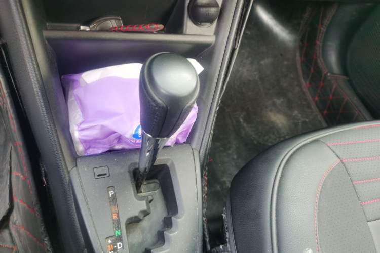 Used Toyota YARiS L Zhi Xuan 2016 Revised 1.5E CVT Charming Edition Gear Lever