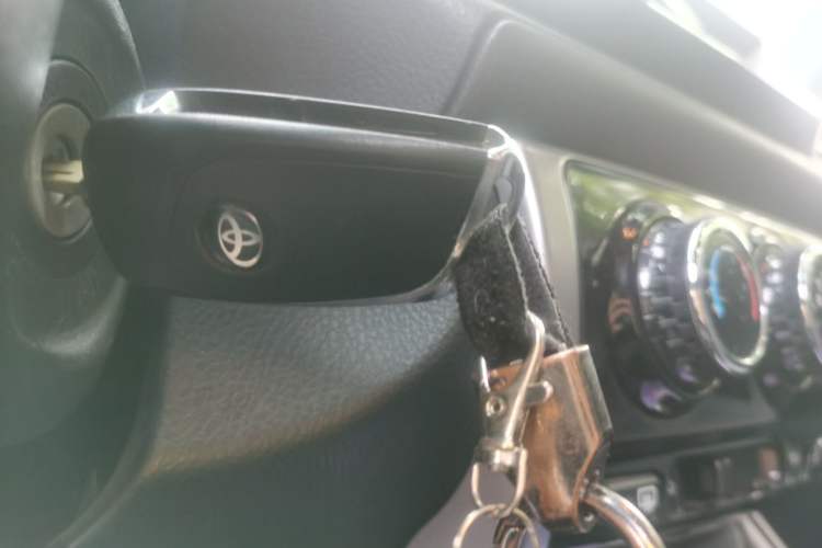 Used Toyota YARiS L Zhi Xuan 2016 Revised 1.5E CVT Charming Edition Vehicle Key