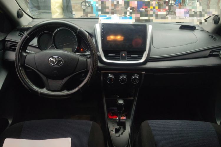 Used Toyota YARiS L Zhi Xuan 2016 Revised 1.5E CVT Charming Edition Center Console
