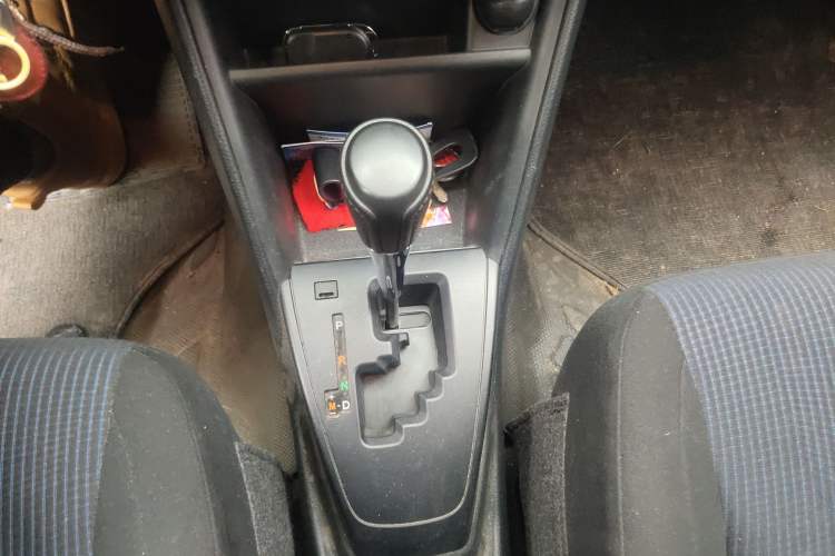 Used Toyota YARiS L Zhi Xuan 2016 Revised 1.5E CVT Charming Edition Gear Lever