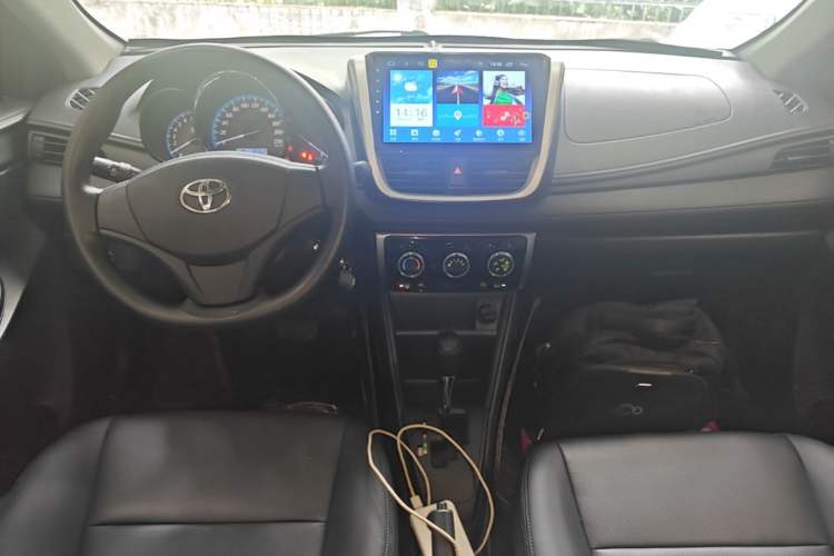 Used Toyota YARiS L Zhi Xuan 2016 Revised 1.5E CVT Charming Edition Center Console