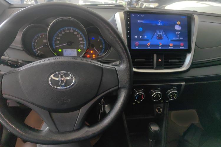 Used Toyota YARiS L Zhi Xuan 2016 Revised 1.5E CVT Charming Edition Center Console