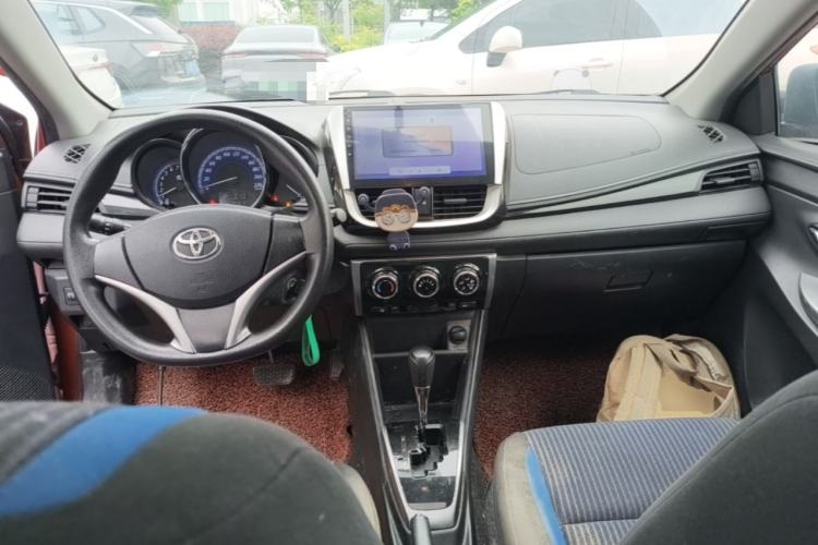 Used Toyota YARiS L Zhi Xuan 2016 Revised Version 1.5G CVT with Dynamic Sunroof Center Console