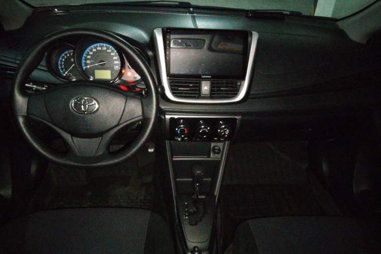 Used Toyota YARiS L Zhi Xuan 2016 Revised 1.5E CVT Charming Edition Center Console