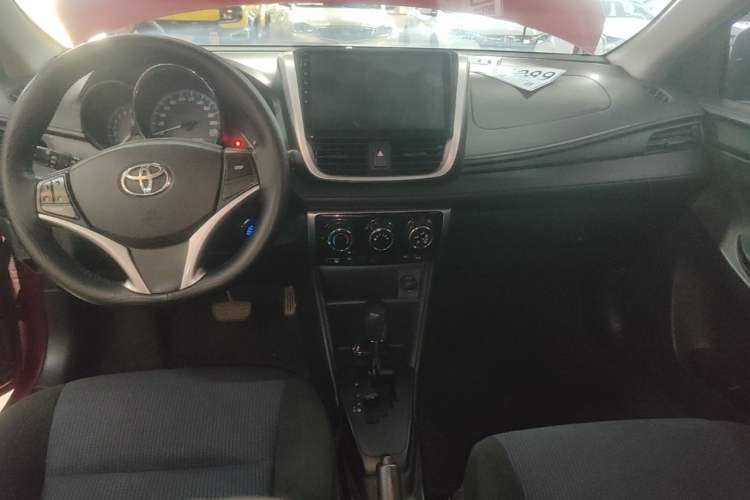 Used Toyota YARiS L Zhi Xuan 2016 Revised 1.5E CVT Charming Edition Center Console