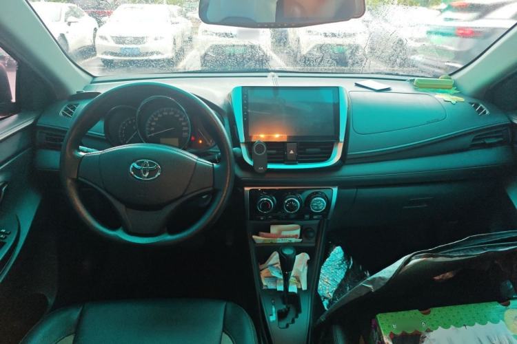 Used Toyota YARiS L Zhi Xuan 2016 Revised 1.5E CVT Charming Edition Center Console