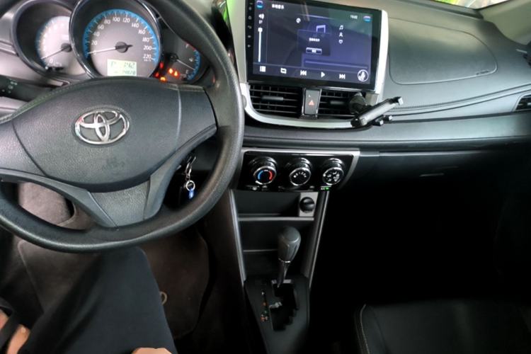 Used Toyota YARiS L Zhi Xuan 2016 Revised 1.5E CVT Charming Edition Center Console