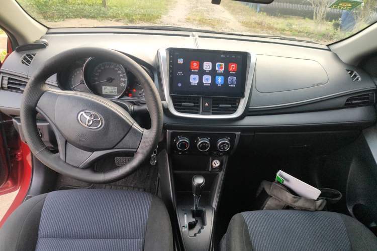 Used Toyota YARiS L Zhi Xuan 2016 Revised 1.5E CVT Charming Edition Center Console