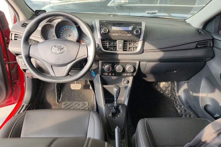 Used Toyota YARiS L Zhi Xuan 2016 Revised 1.5E CVT Charming Edition Center Console